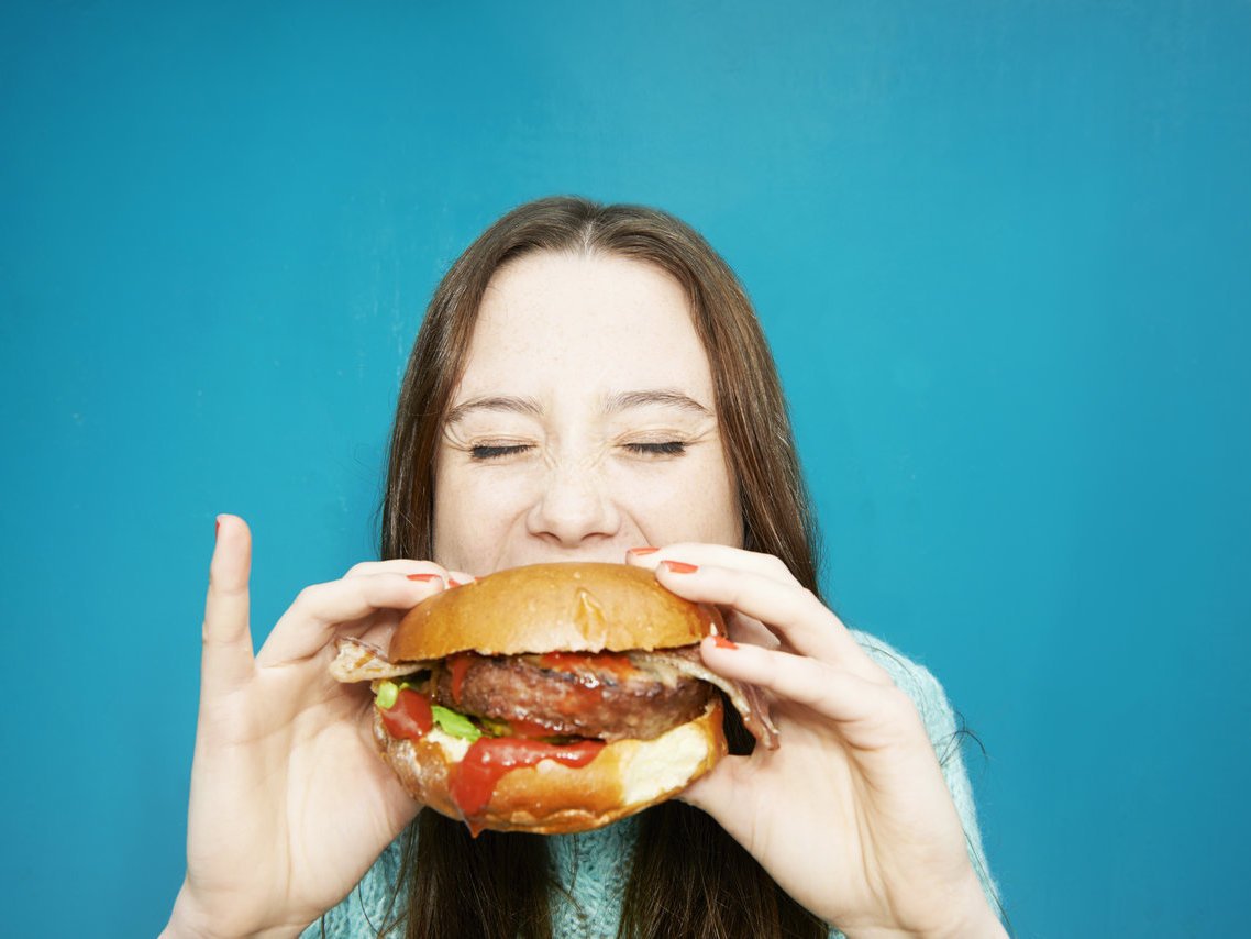 Vì sao cần chú ý đến chế độ ăn uống sau khi niềng răng?